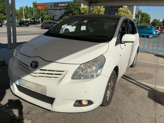 Toyota Verso 2.0 D-4D Advance 2011 – снимка 1