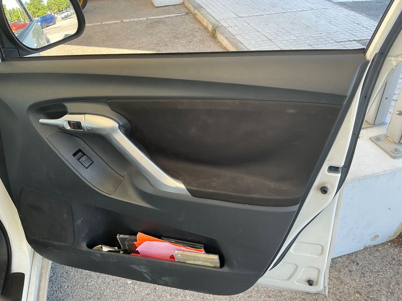 Toyota Verso 2.0 D-4D Advance 2011 – снимка 27