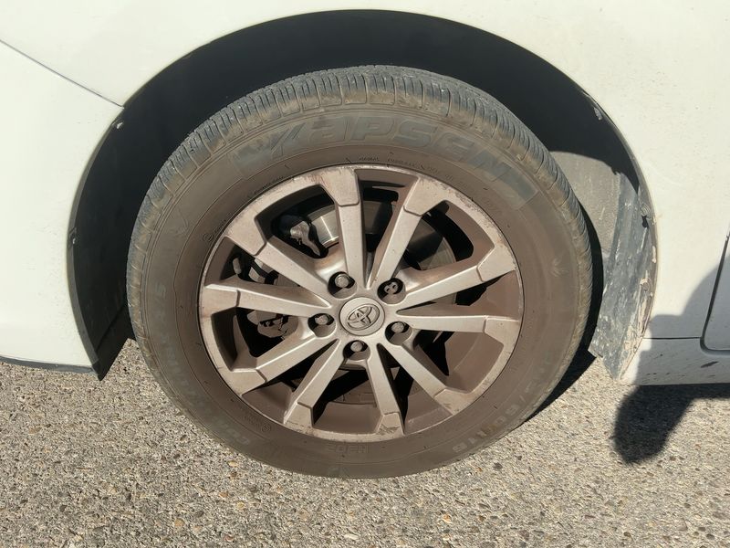 Toyota Verso 2.0 D-4D Advance 2011 – снимка 3