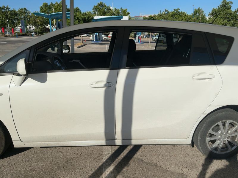 Toyota Verso 2.0 D-4D Advance 2011 – снимка 4