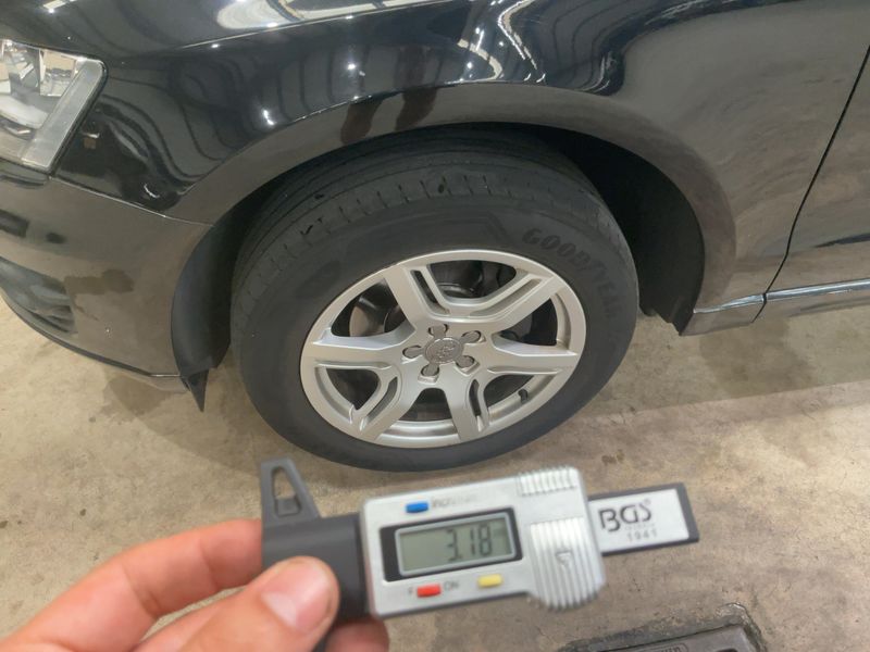 Audi Q5 2.0 TFSI quattro 2009 – снимка 3