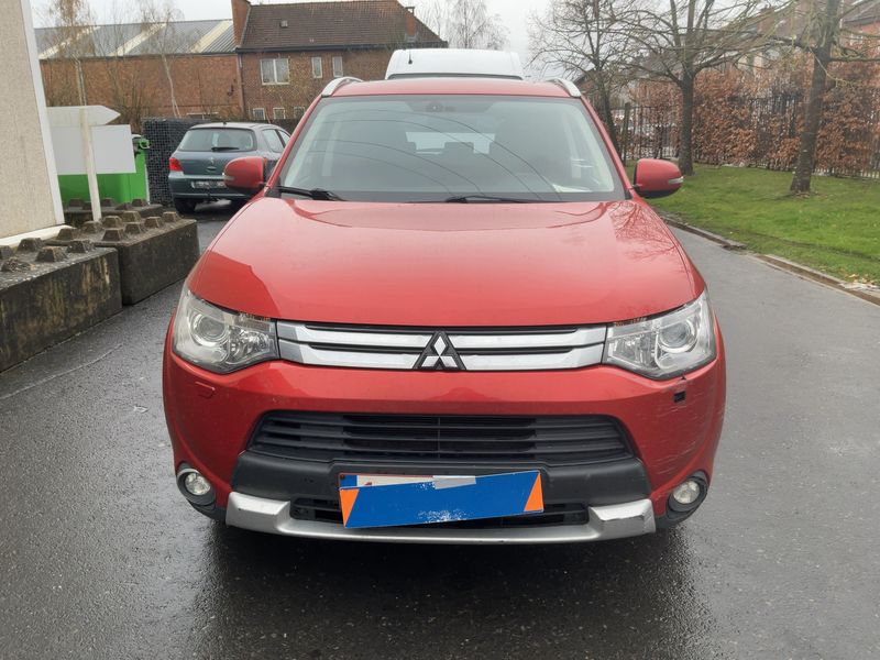 Mitsubishi Outlander 2.2 DI-D Intense 4WD 2015 – снимка 14
