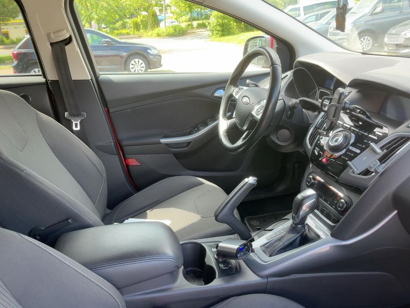 Ford Focus 2.0 TDCi Titanium 2014 – снимка 17