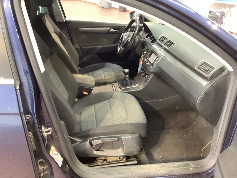 Volkswagen Passat 1.4 TSI Comfortline BlueMotion Tech 2011 – снимка 17