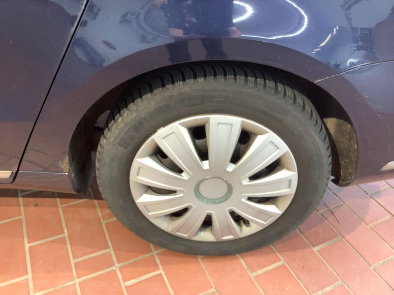 Volkswagen Passat 1.4 TSI Comfortline BlueMotion Tech 2011 – снимка 5