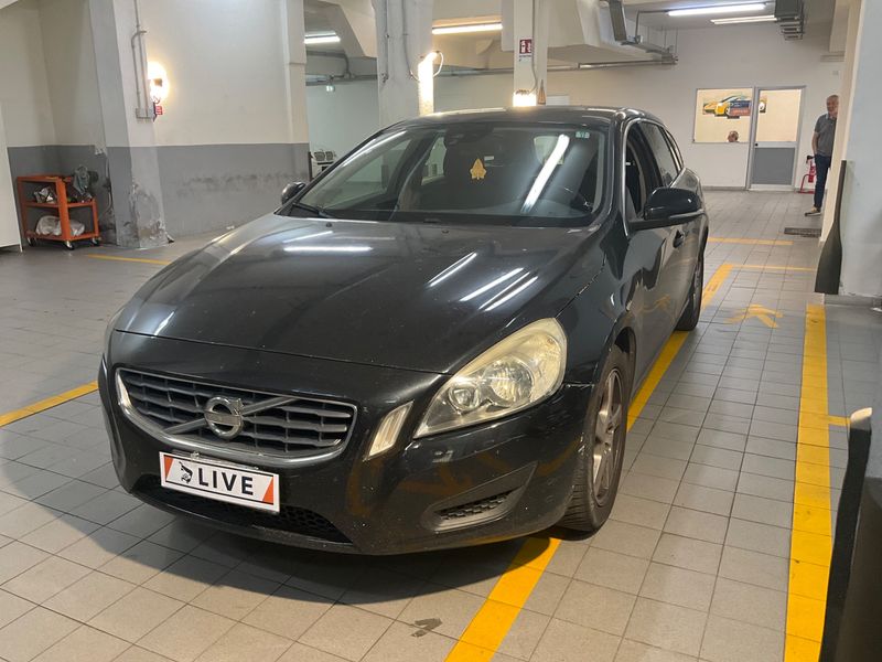 Volvo V60 2.0 D4 Momentum 2011 – снимка 1