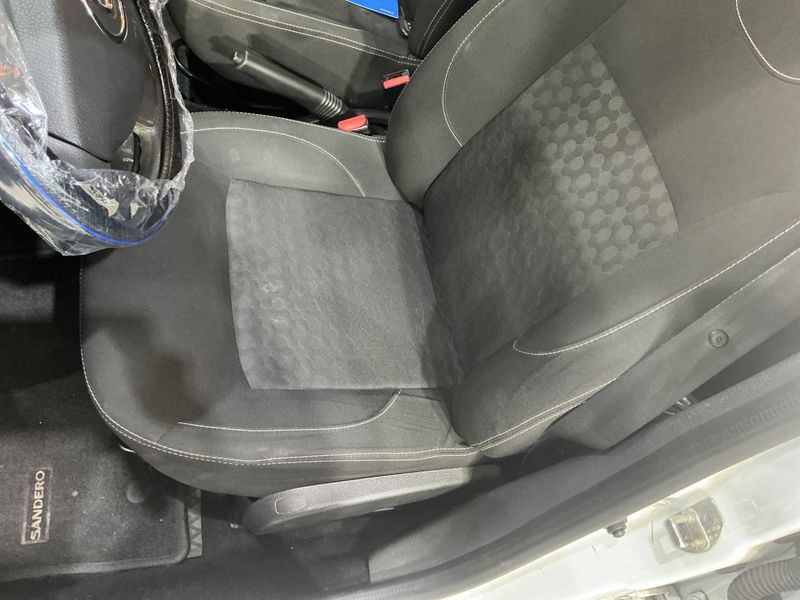 Dacia Sandero 0.9 TCe Supreme 2016 – снимка 29