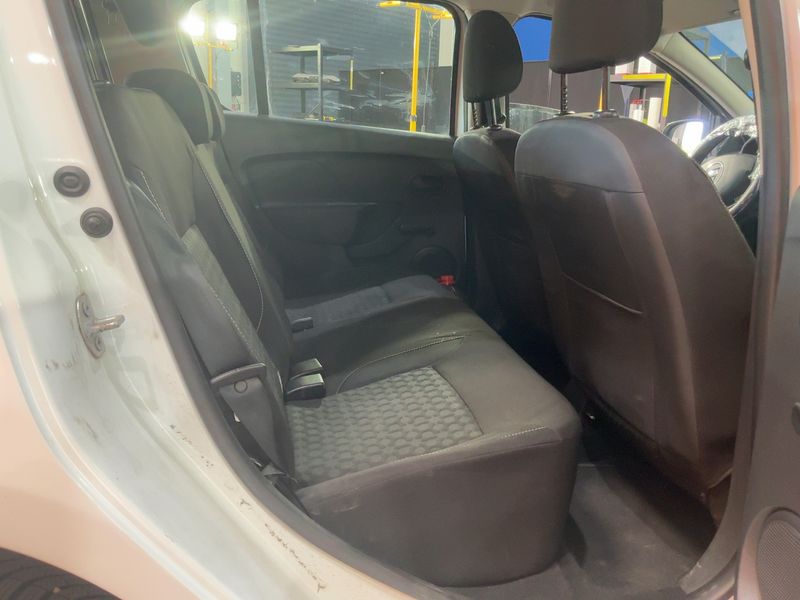 Dacia Sandero 0.9 TCe Supreme 2016 – снимка 20