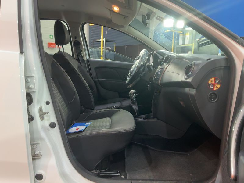 Dacia Sandero 0.9 TCe Supreme 2016 – снимка 17
