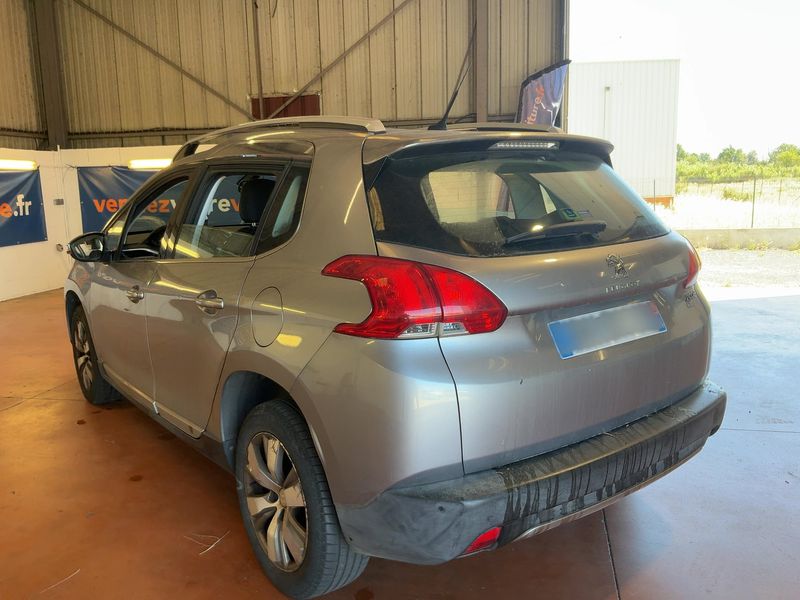 Peugeot 2008 1.2 PureTech Allure 2015 – снимка 6