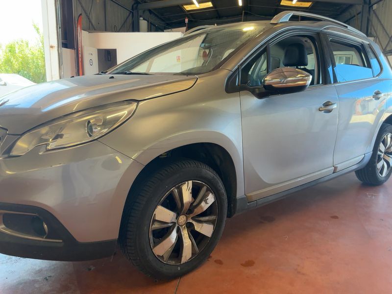 Peugeot 2008 1.2 PureTech Allure 2015 – снимка 2