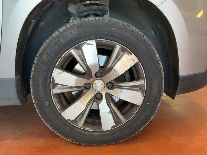 Peugeot 2008 1.2 PureTech Allure 2015 – снимка 11