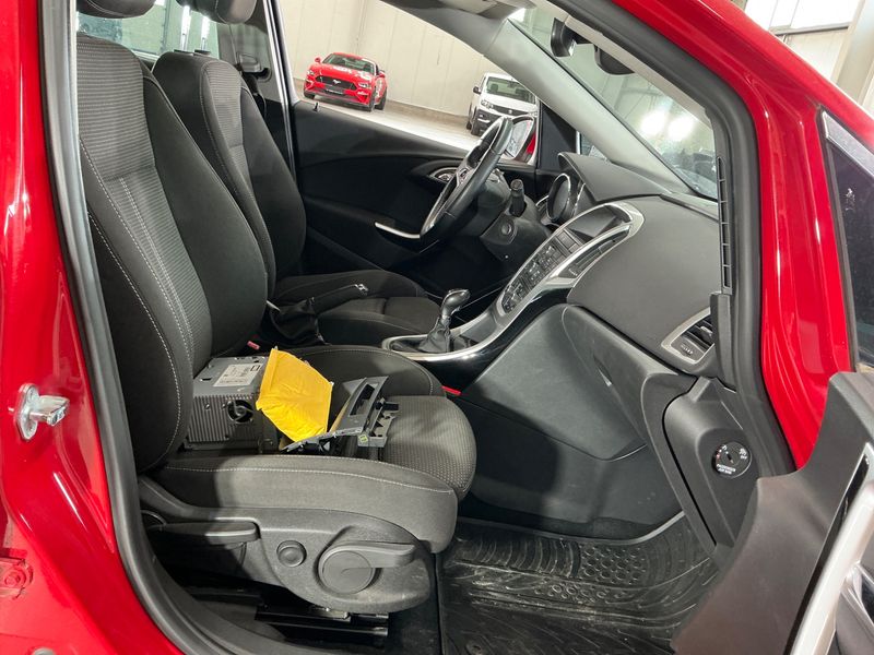Opel Astra 1.7 CDTI Sport 2012 – снимка 3