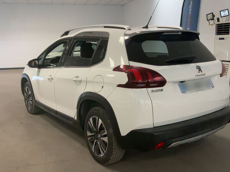 Peugeot 2008 1.2 e-THP Allure Business 2018 – снимка 6