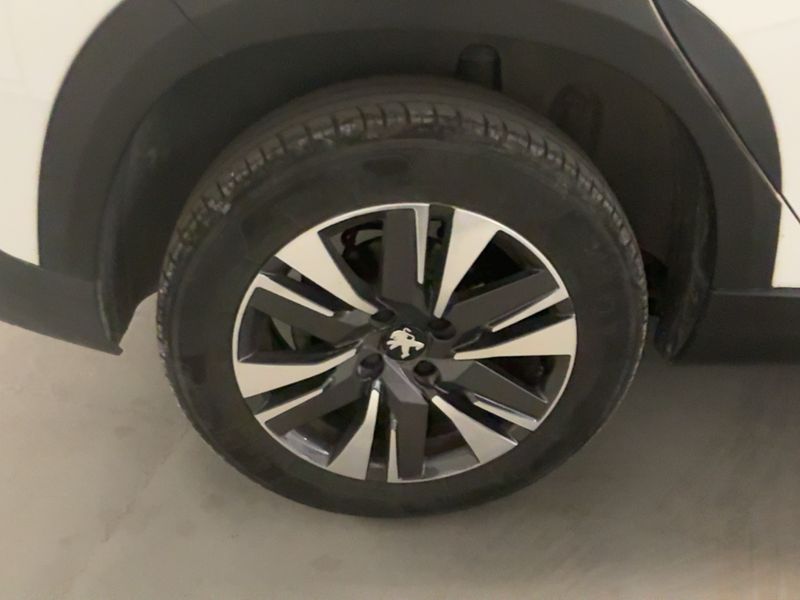 Peugeot 2008 1.2 e-THP Allure Business 2018 – снимка 9
