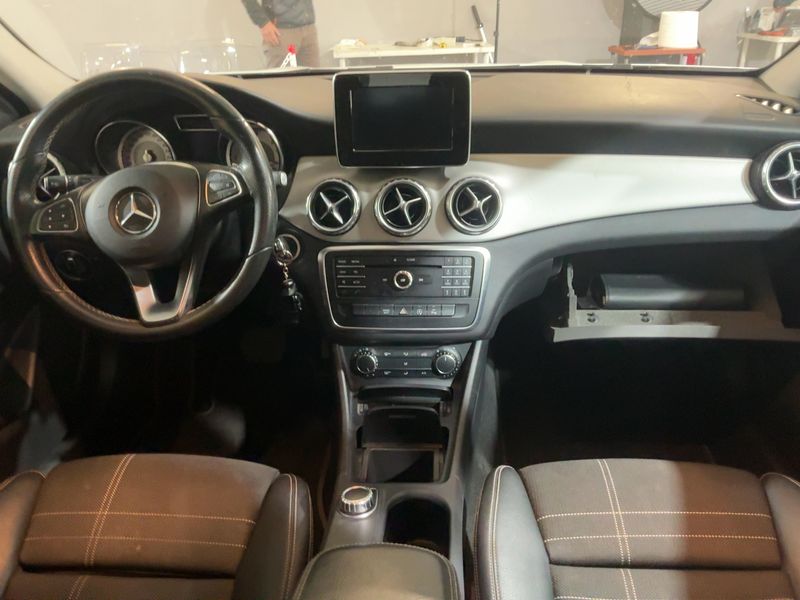 Mercedes-Benz GLA-Klasse GLA 200 d Sport 2016 – снимка 17