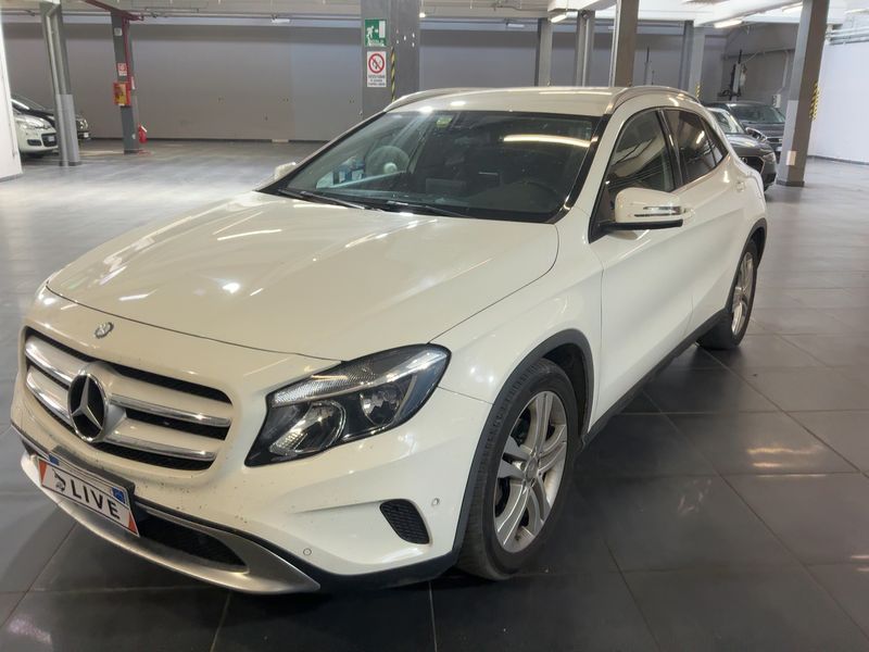 Mercedes-Benz GLA-Klasse GLA 200 d Sport 2016 – снимка 1