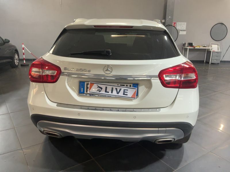 Mercedes-Benz GLA-Klasse GLA 200 d Sport 2016 – снимка 7