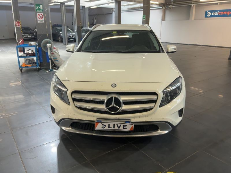 Mercedes-Benz GLA-Klasse GLA 200 d Sport 2016 – снимка 14