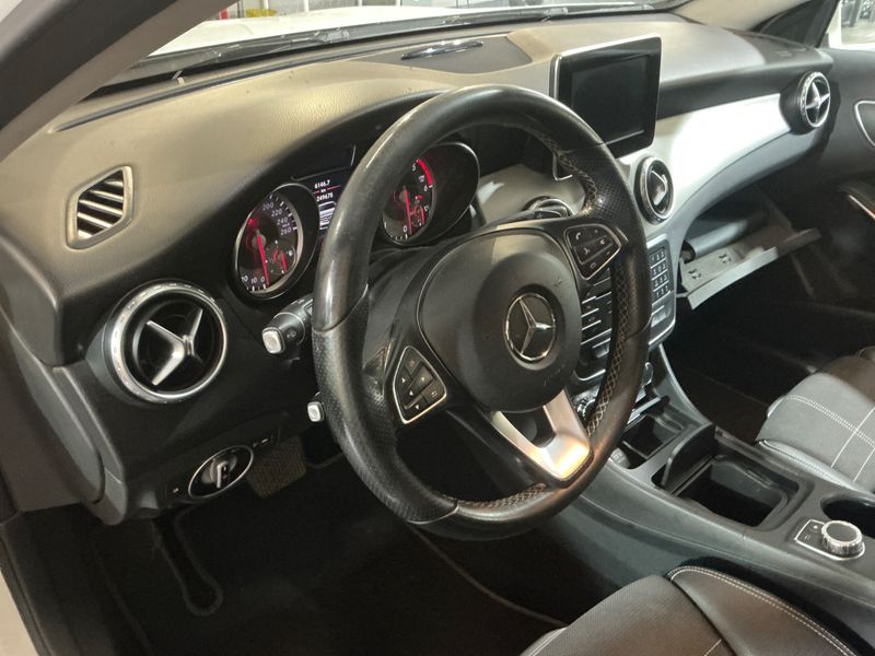 Mercedes-Benz GLA-Klasse GLA 200 d Sport 2016 – снимка 23