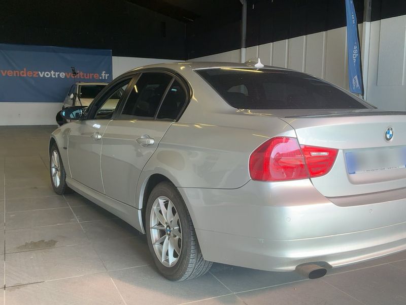 BMW 3er 318d Première 2010 – снимка 6