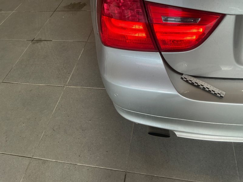 BMW 3er 318d Première 2010 – снимка 31