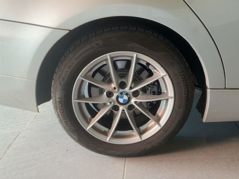 BMW 3er 318d Première 2010 – снимка 9