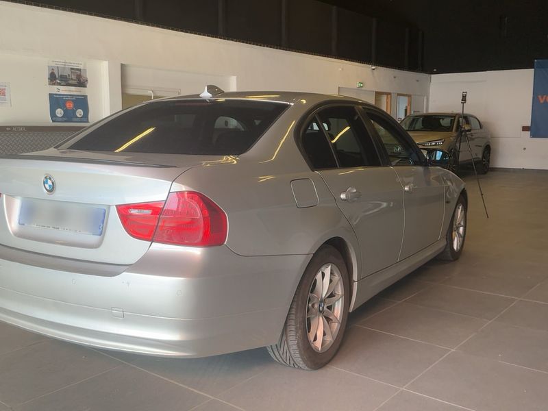 BMW 3er 318d Première 2010 – снимка 8