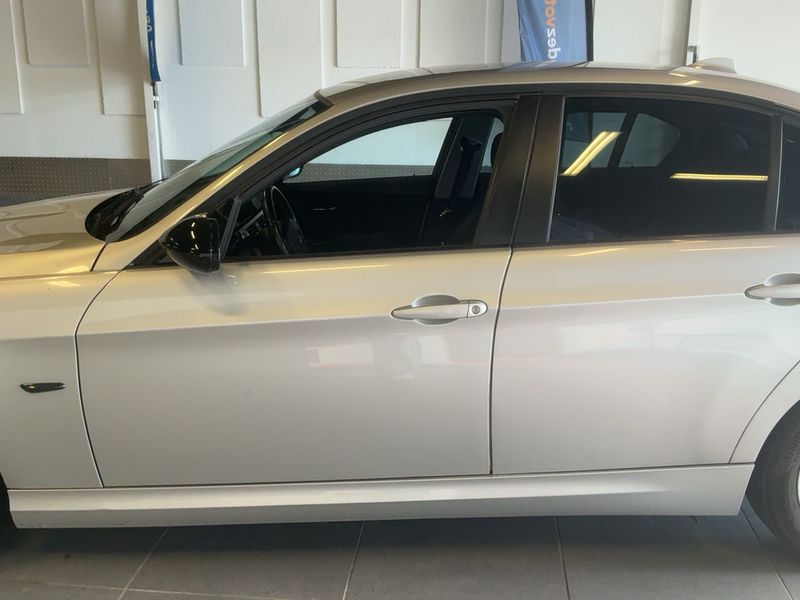 BMW 3er 318d Première 2010 – снимка 4