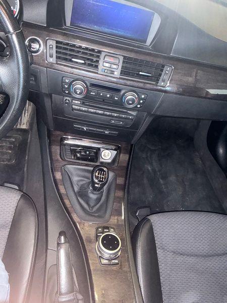 BMW 3er 318d Première 2010 – снимка 26