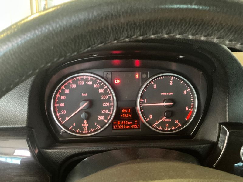 BMW 3er 318d Première 2010 – снимка 18