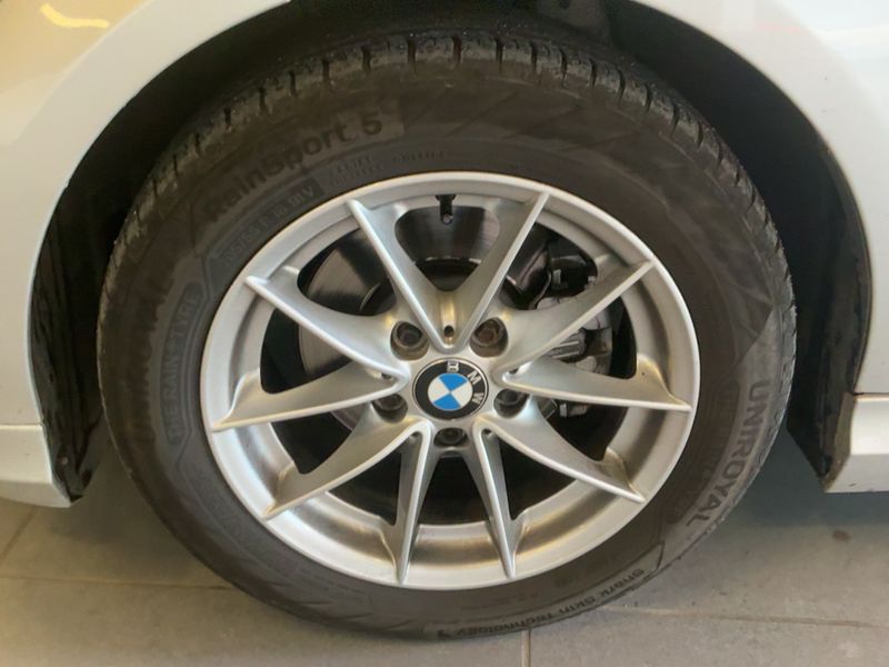 BMW 3er 318d Première 2010 – снимка 3