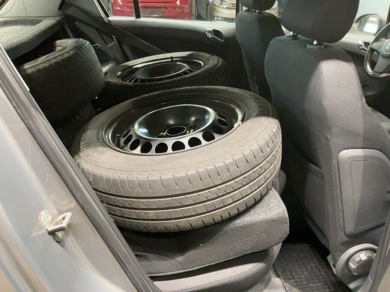 Opel Corsa 1.2 Edition 2013 – снимка 20