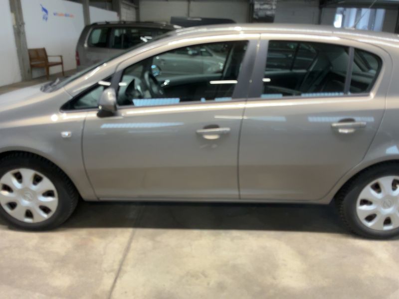 Opel Corsa 1.2 Edition 2013 – снимка 4