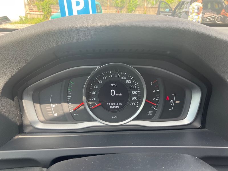 Volvo V60 2.0 D3 Momentum 2018 – снимка 19