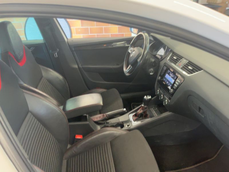 Skoda Octavia 2.0 TDI RS 2013 – снимка 17