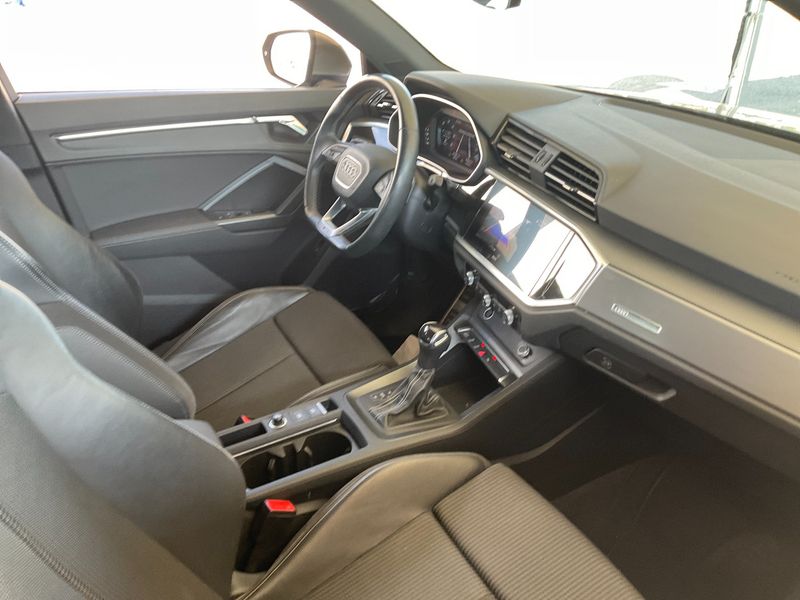 Audi Q3 35 TDI S line 2022 – снимка 16