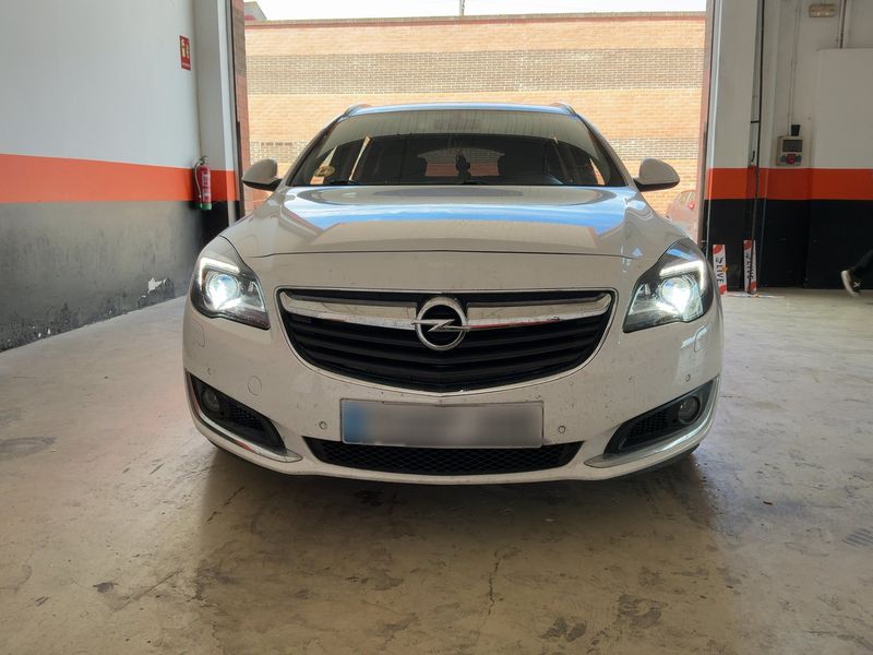 Opel Insignia Sports Tourer 2.0 CDTI Selective 2015 – снимка 14