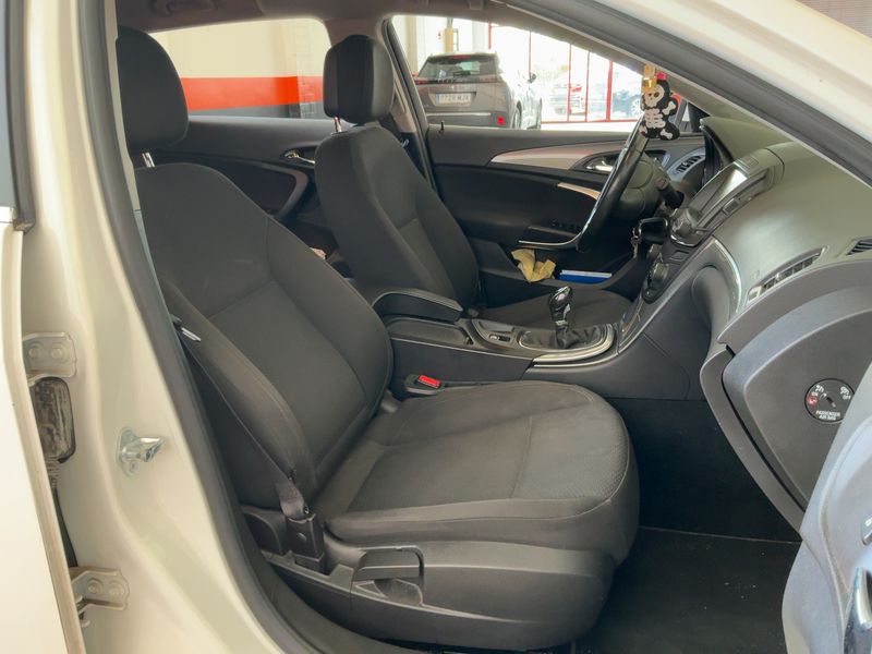 Opel Insignia Sports Tourer 2.0 CDTI Selective 2015 – снимка 16