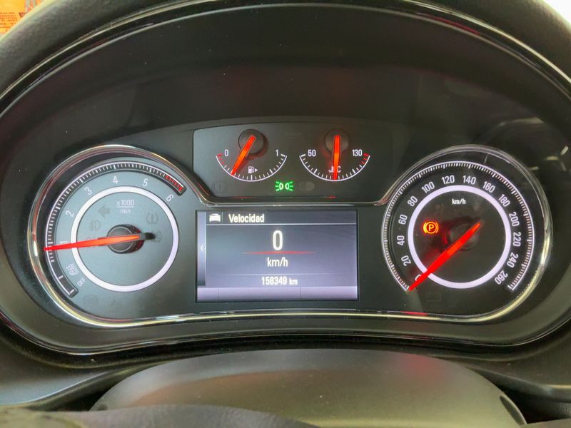 Opel Insignia Sports Tourer 2.0 CDTI Selective 2015 – снимка 18