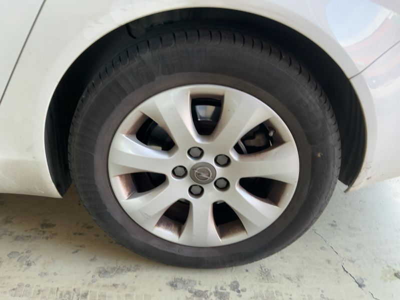 Opel Insignia Sports Tourer 2.0 CDTI Selective 2015 – снимка 5