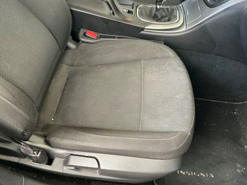 Opel Insignia Sports Tourer 2.0 CDTI Selective 2015 – снимка 26