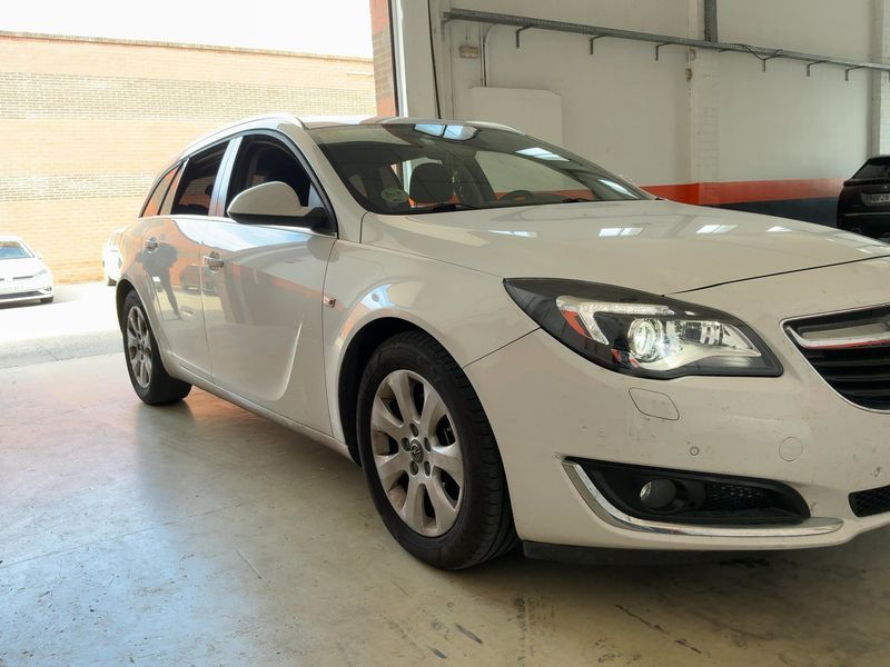 Opel Insignia Sports Tourer 2.0 CDTI Selective 2015 – снимка 12