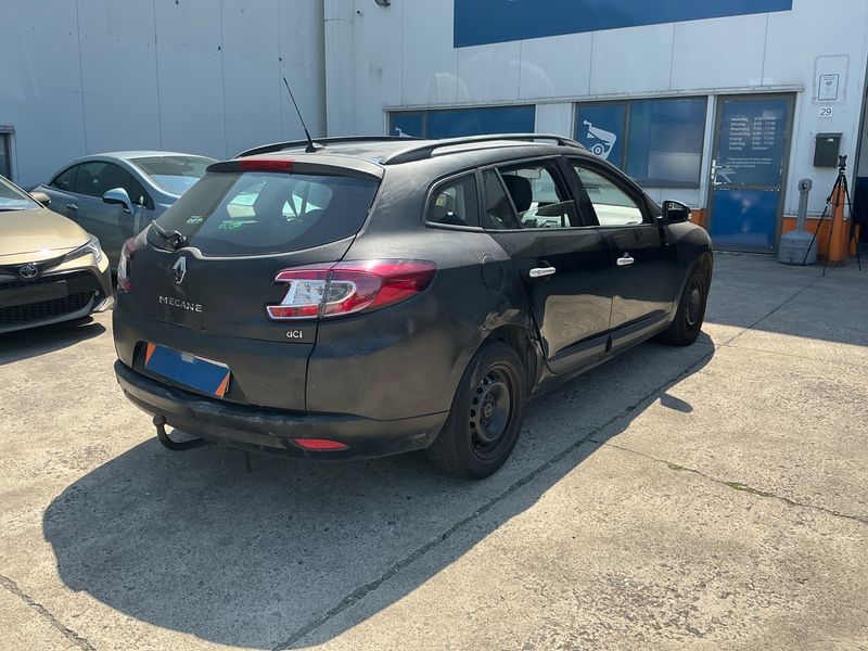 Renault Megane 1.5 dCi Expression 2012 – снимка 2