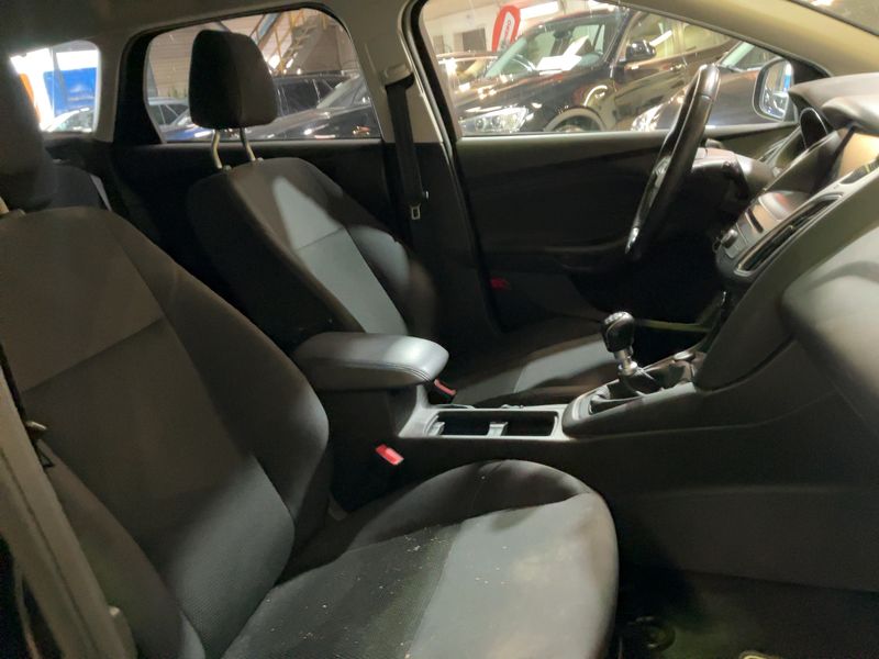 Ford Focus 1.5 TDCi Business 2014 – снимка 16