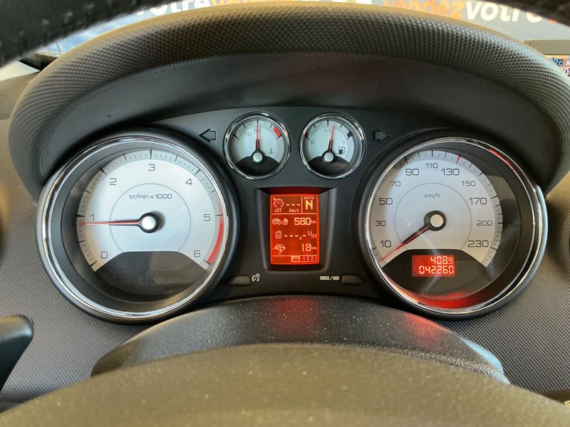 Peugeot 308 1.6 HDi Feline 2008 – снимка 18