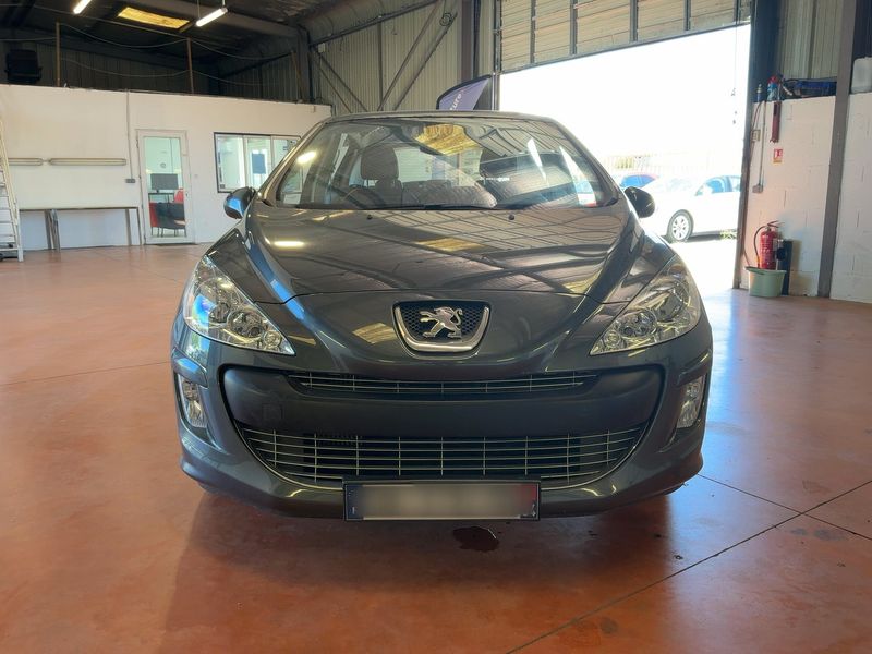 Peugeot 308 1.6 HDi Feline 2008 – снимка 14