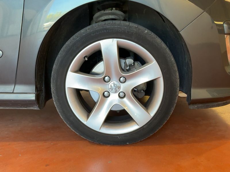Peugeot 308 1.6 HDi Feline 2008 – снимка 11