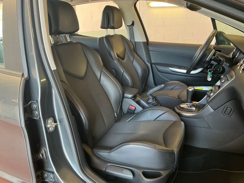Peugeot 308 1.6 HDi Feline 2008 – снимка 16