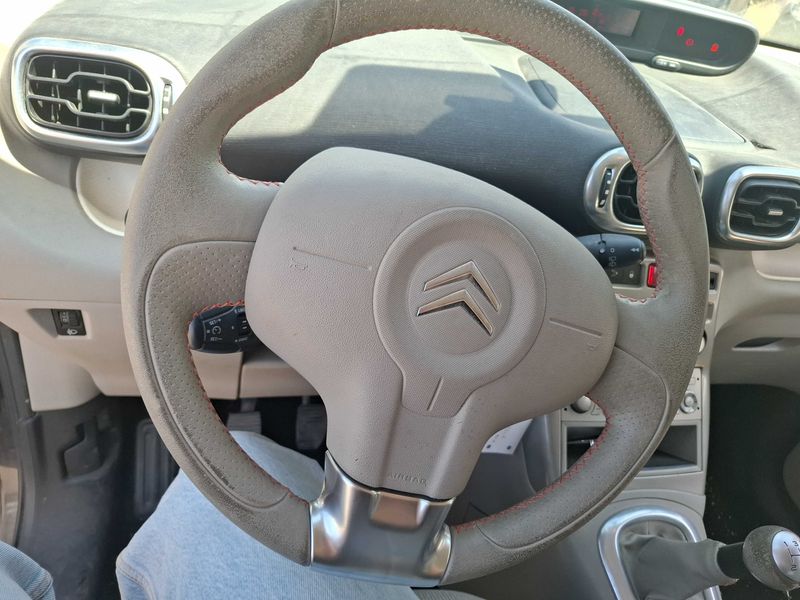 Citroen C3 Picasso 1.6 HDi Exclusive 2012 – снимка 30
